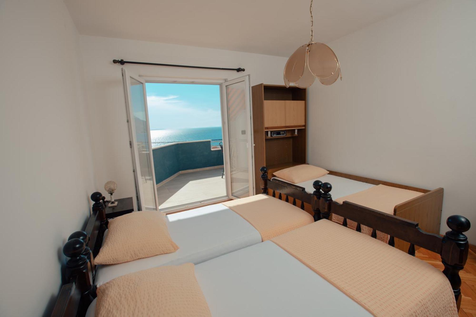 Apartmani Miljak Omis Ngoại thất bức ảnh