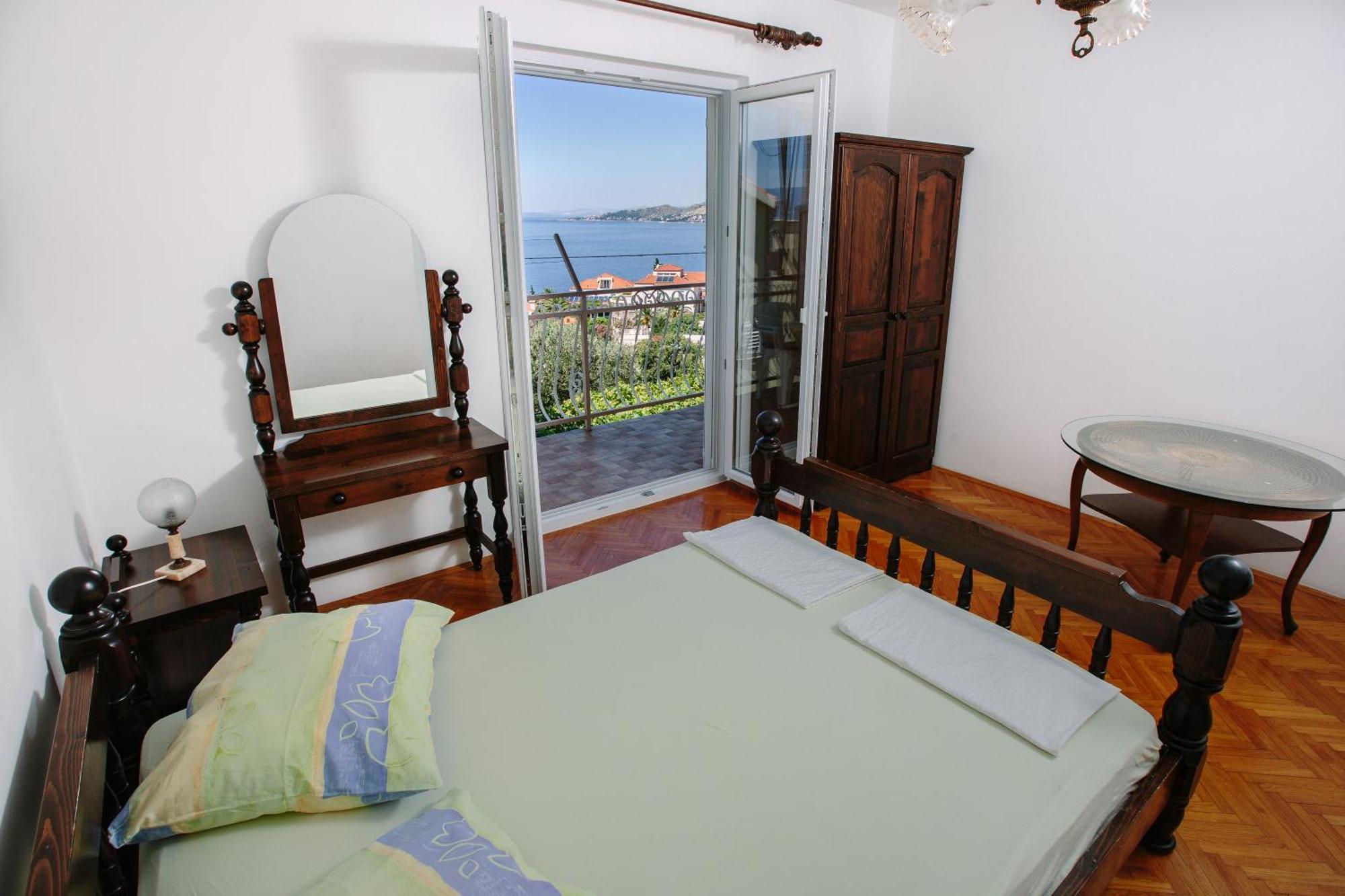 Apartmani Miljak Omis Ngoại thất bức ảnh